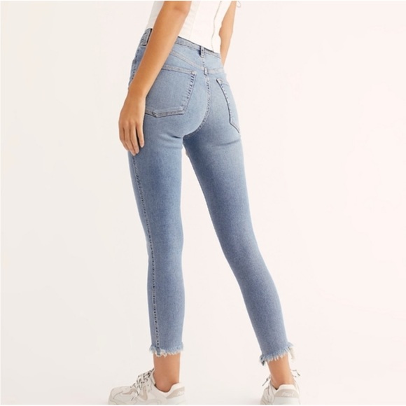 Free People We The Free Raw High Rise Jegging Sierra Slim Fit Comfy Denim Jeans - Picture 3 of 9